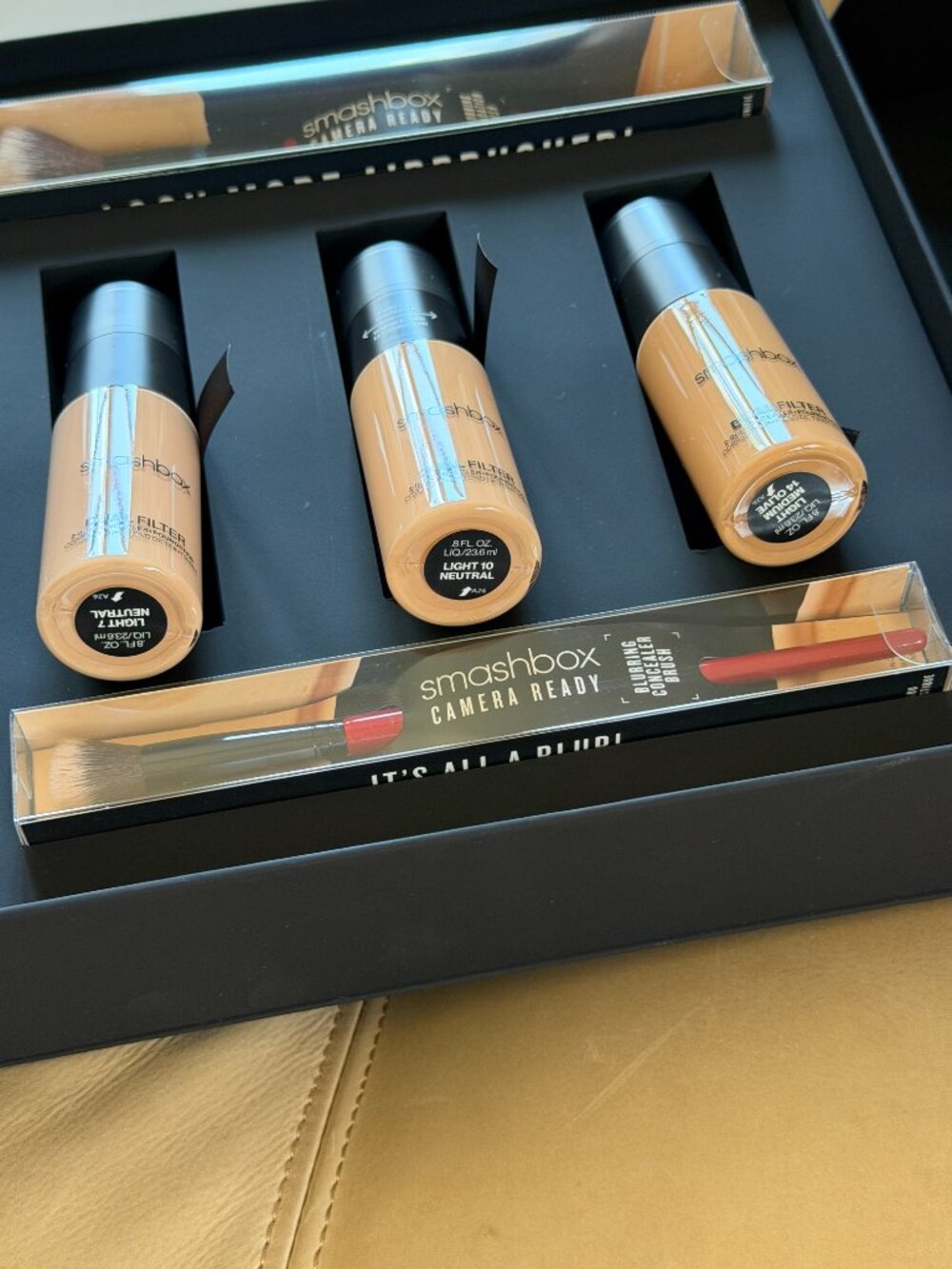 Smashbox | Dual Filter 2-in-1 Concealer + Foundation - Picture 3 of 3